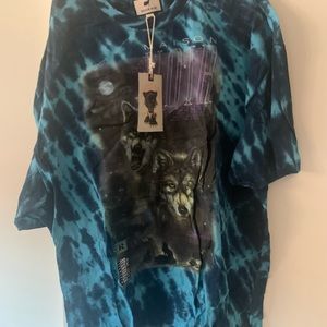 Beautiful design, original wolf graphic